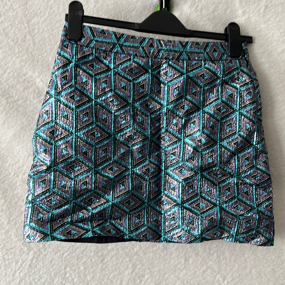 Milly size 6 patterned skirt